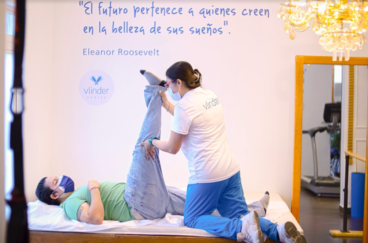 ¿Cuándo debes considerar ir con un terapeuta físico?